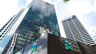 Bitcoin vers 50 000 $ et Ethereum vers 1 400 $ : une grande banque tire la sonnette d’alarme