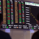 Le Bitcoin vacille : les anciens investisseurs vendent en masse — mais s’agit-il vraiment d’un krach ?