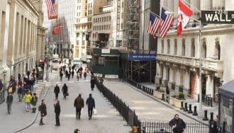 Le BTC et l'ETH séduisent Wall Street : les institutions détiennent déjà 50 %
