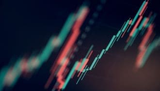 Le cours du bitcoin reste solide malgré le chaos sur les marchés mondiaux