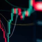Le bitcoin et le solana s'envolent : cet après-midi, le prochain mouvement se décide