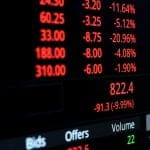 Le bitcoin recule vers les 63 000 dollars à l'approche de la décision sur les taux
