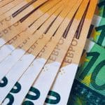 Comment transformer 100 € par mois en 65 000 € grâce à l’investissement