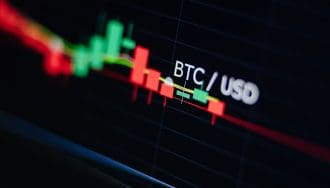 Le bitcoin atteint les 90 000 $ : rupture ou chute à venir ?
