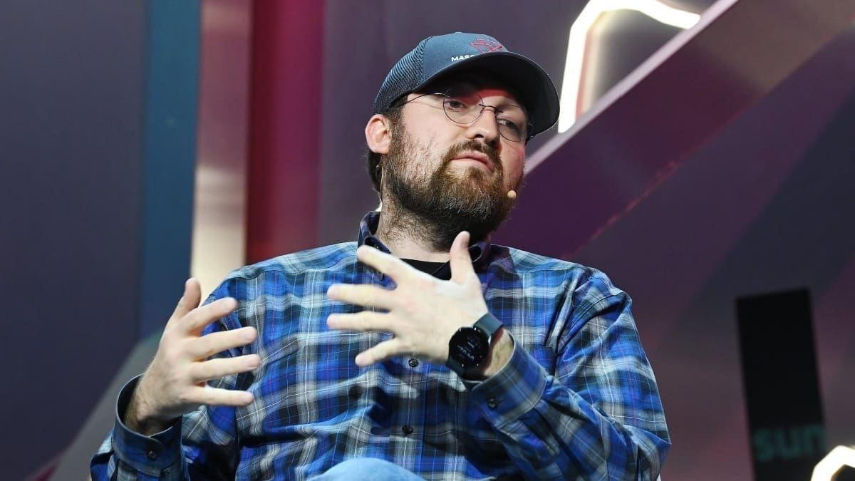 Cardano veut acheter du bitcoin, Solana juge le plan “stupide”