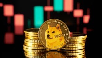 Un fonds Dogecoin officiellement demandé, le cours bondit de 12 %