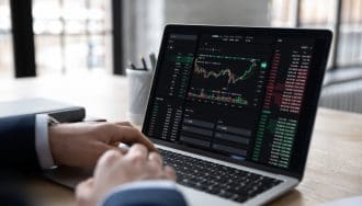 Dogecoin +8 % : un investisseur mise gros sur une nouvelle hausse