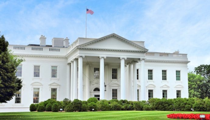 La Maison-Blanche alerte sur le vol de modèles d’IA américains par la Chine