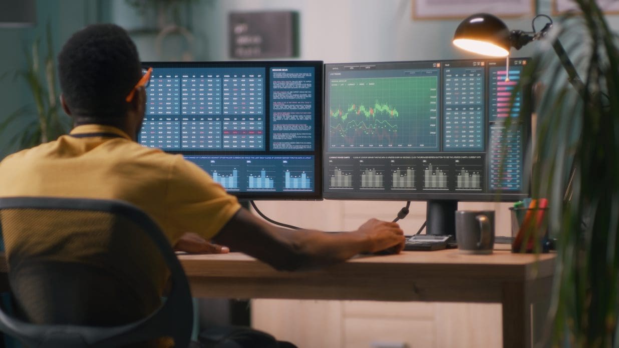 Un trader malchanceux revient en force : sur quelles cryptos parie-t-il ?