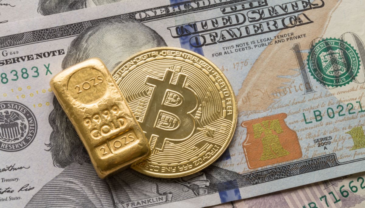 Le bitcoin, valeur refuge, gagne du terrain sur l'or