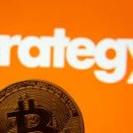Strategy achète 4 fois plus de bitcoins que la production, alerte un analyste