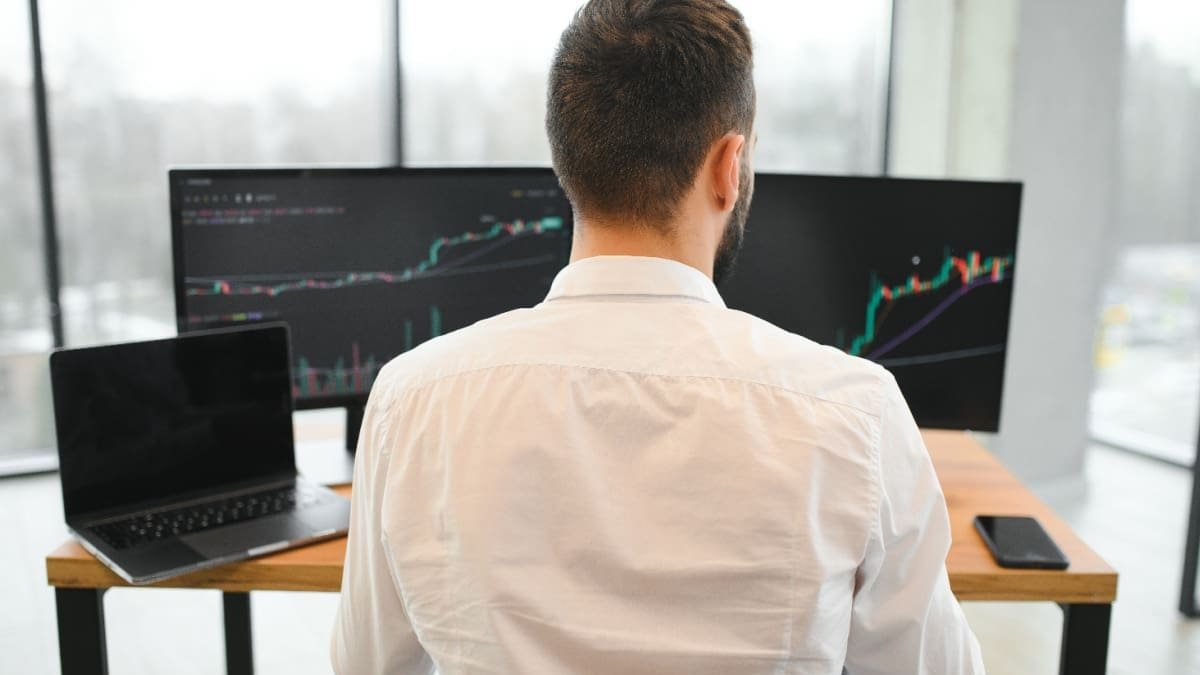Des milliards s’enfuient du Bitcoin, mais le marché se réveille