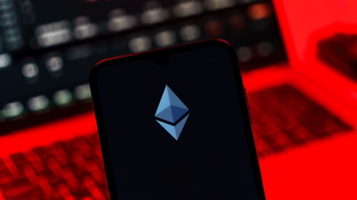 Ethereum en difficulté, mais les experts prédisent un cours de 10 000 dollars