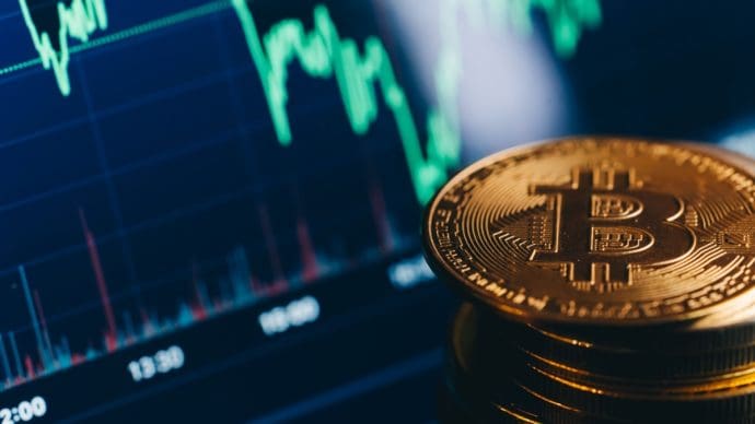 Un whale réapparaît et déplace 1.000 BTC avant la décision sur les taux