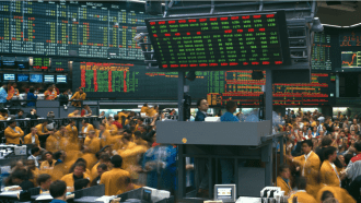 Investir dans les cryptos devient plus facile : un expert prévoit une vague massive en Bourse