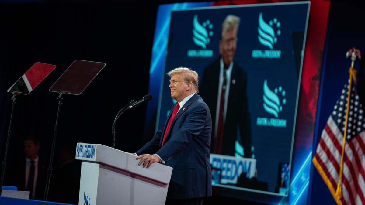 Trump jette de l'huile sur le feu : « Nous sommes en pleine guerre commerciale »