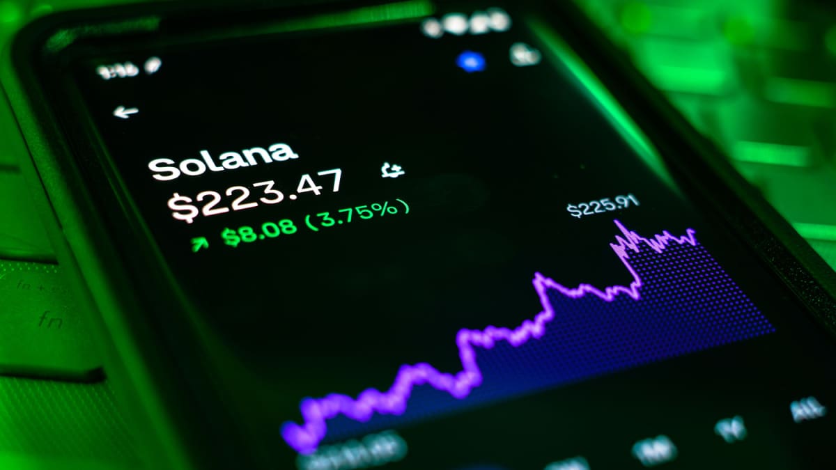 Guerre des prix sur Solana : qui lancera le fonds le moins cher ?