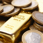 Le prix de l’or chute le plus fortement en 15 ans sous l’effet de la guerre et des taux d’intérêt