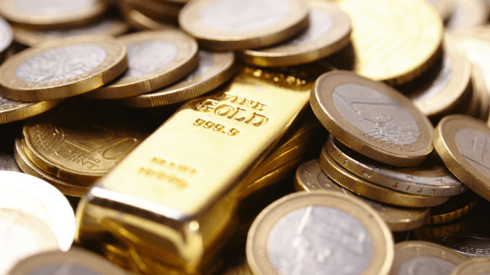 Le prix de l’or chute le plus fortement en 15 ans sous l’effet de la guerre et des taux d’intérêt