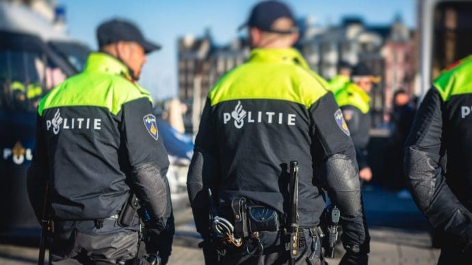 Une blague TikTok liée à l’IA sème la panique et mobilise la police