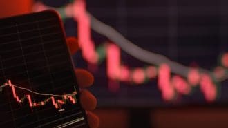 Le cours du bitcoin chute fortement : 1,8 milliard de dollars s’évaporent du marché en 48 heures