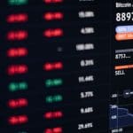 Le stock de bitcoins sur les plateformes chute à un record, le prix reste à la traîne