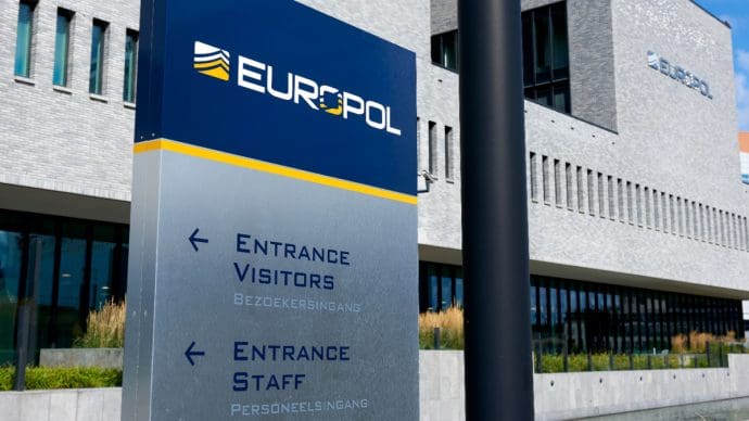 Europol démantèle un vaste réseau qui dérobait des cryptomonnaies