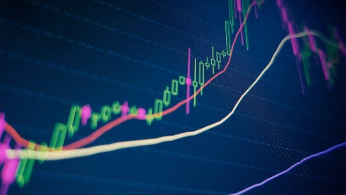 Le bitcoin clôture une semaine historique sur une hausse, dans un marché toujours très partagé