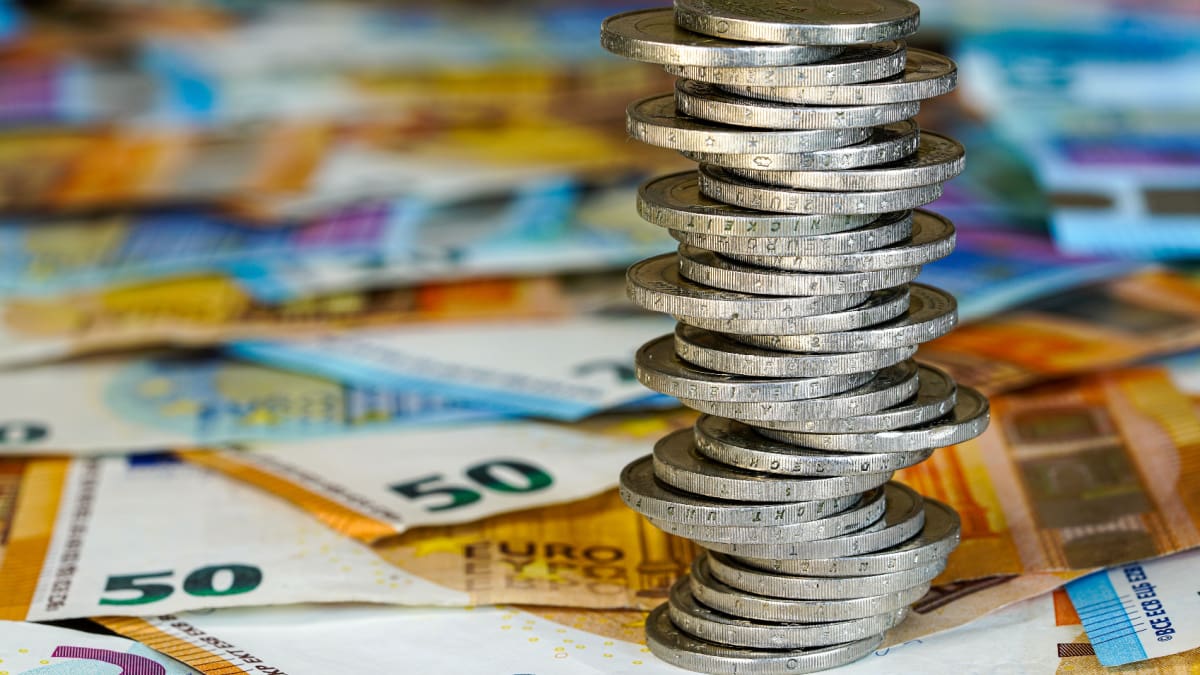 Investir 1 euro par jour vs 365 euros par an : voici la différence