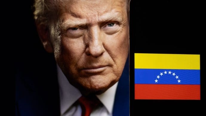 Les memecoins Trump s’envolent après l’attaque au Venezuela : le marché crypto sous tension