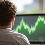 Dogecoin sous-estimé par ses créateurs, mais un bot génère +234 %