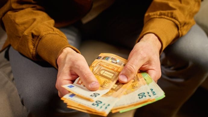 Épargner 100 000 € ? Mettez ce montant de côté chaque mois pendant 10 ans