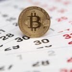 Bitcoin enregistre des pertes mensuelles historiques : un retournement est-il en vue ?