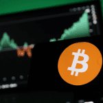 Les whales du bitcoin achètent massivement, mais les experts mettent en garde contre un faux plancher