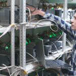 Les mineurs de bitcoin saignent : 20 000 dollars de perte par coin, machines arrêtées en masse