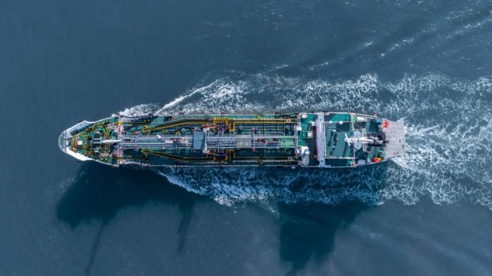 Le prix du pétrole s’envole après des attaques iraniennes sur des infrastructures clés au Qatar