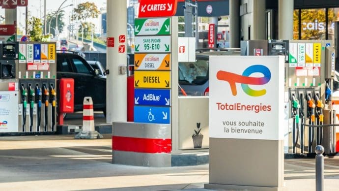 Le prix du carburant baisse en France : quel impact pour le bitcoin ?