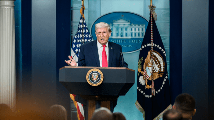 Trump suspend les frappes contre l’Iran : quel impact pour le bitcoin ?