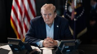 Trump menace l'UE de lourds droits de douane après les amendes infligées aux géants tech