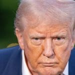 Trump critiqué pour sa “fête crypto”, mais les baleines achètent massivement du TRUMP