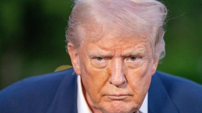Trump critiqué pour sa “fête crypto”, mais les baleines achètent massivement du TRUMP