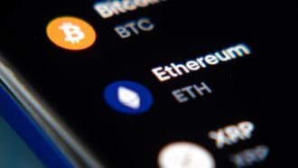 Bitmine change de cap et achète pour 250 millions de dollars d'Ethereum