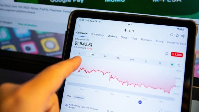 Le cours de l'Ethereum sous pression, les analystes mettent en garde contre une baisse