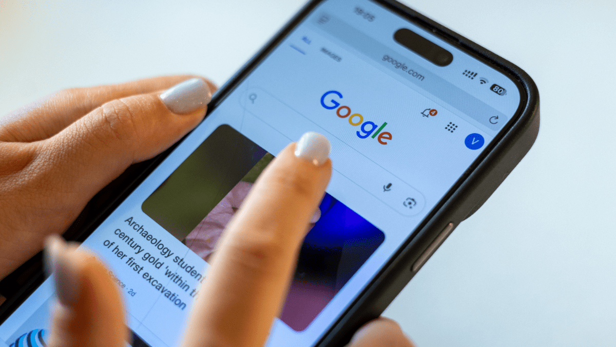 « C'est fou que Google ne fasse rien » – des escrocs volent des centaines de milliers d'euros via le moteur de recherche