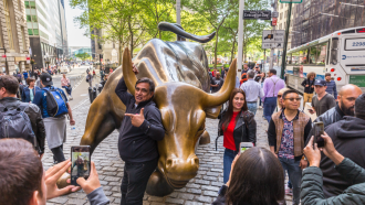 L’indice de la peur de Wall Street grimpe malgré des records, un signal d’alerte ?