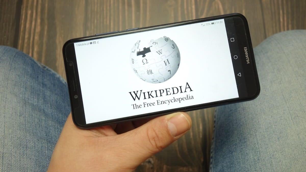 Wikip&eacute;dia influence n&eacute;gativement la perception de la crypto par l'IA